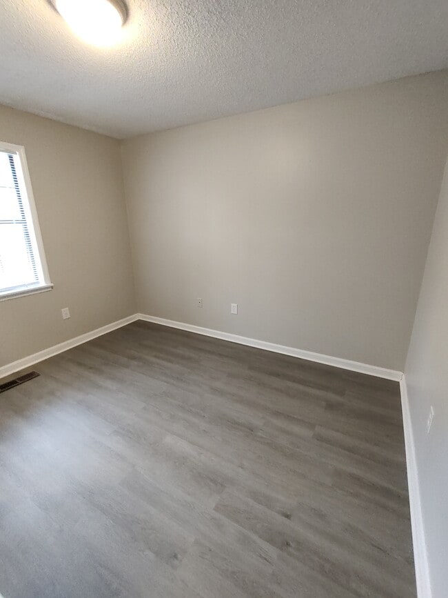 211 N Patton St in Florence, AL - Building Photo - Building Photo