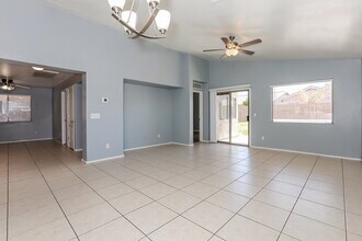 15 E Coral Bean Dr in San Tan Valley, AZ - Foto de edificio - Building Photo