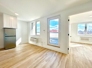 217 W 123rd St in New York, NY - Building Photo - Building Photo