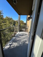412 11th Ave, Unit 403 in Seattle, WA - Building Photo - Building Photo