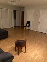 18 Schollcrest Ave, Unit 2 in Deptford, NJ - Foto de edificio - Building Photo