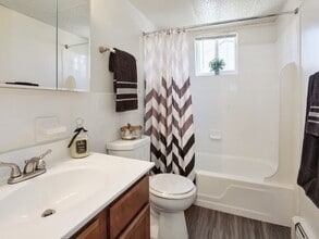 Fox Pointe in Hi-Nella, NJ - Building Photo - Building Photo