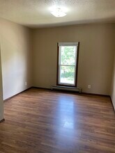 502 Dodge St, Unit 502 Upstairs in Eau Claire, WI - Building Photo - Building Photo