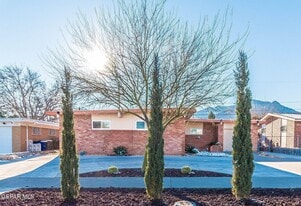 10037 Kenworthy St in El Paso, TX - Building Photo