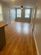 2224 W 24th St, Unit Apt 1 in Chicago, IL - Building Photo - Building Photo