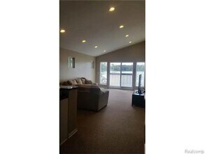6504 Buckshore Dr in Whitmore Lake, MI - Building Photo - Building Photo