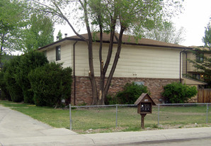 202-208 E Longs Peak Ave Apartments