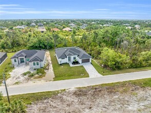 9108 Santa Lucia Dr in Port Charlotte, FL - Building Photo - Building Photo