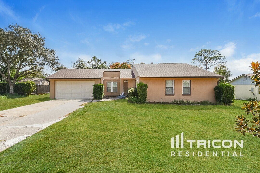 316 E Citrus St in Altamonte Springs, FL - Foto de edificio