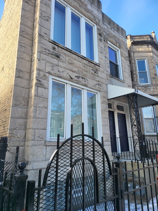 1940 S Trumbull Ave, Unit 2nd floor