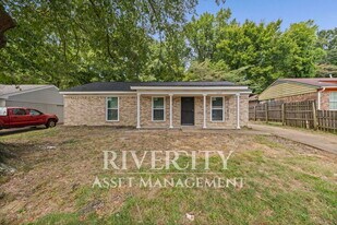 5227 Braden Dr in Memphis, TN - Building Photo