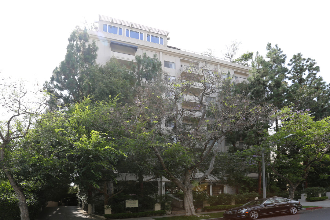 Beverly Oakhurst Apartments in Beverly Hills, CA - Building Photo