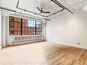 1314 NW Irving St-Unit -#213 in Portland, OR - Foto de edificio - Building Photo