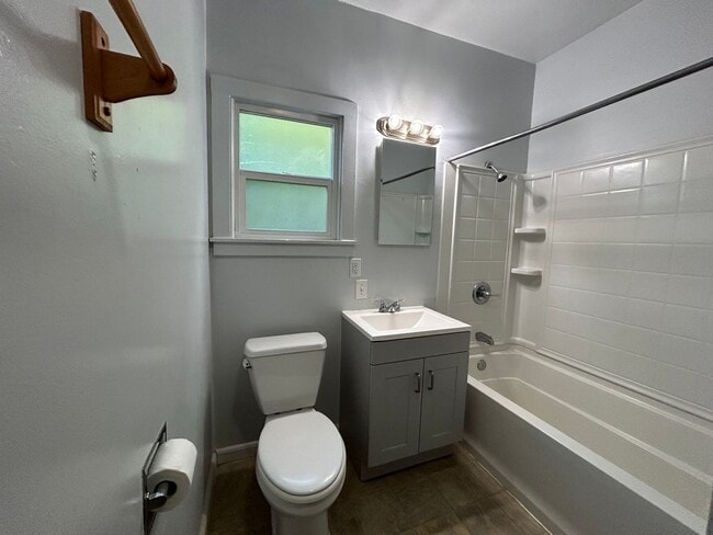 8 Acacia Ave in Oroville, CA - Building Photo - Building Photo