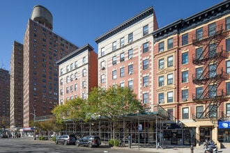 2456-2460 Adam Clayton Powell Jr Blvd in New York, NY - Foto de edificio - Building Photo