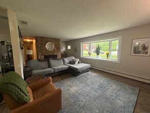 45 Sherman Rd in Glastonbury, CT - Building Photo - Building Photo