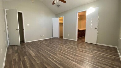 1109 Falconcrest Ct in Arlington, TX - Building Photo - Building Photo