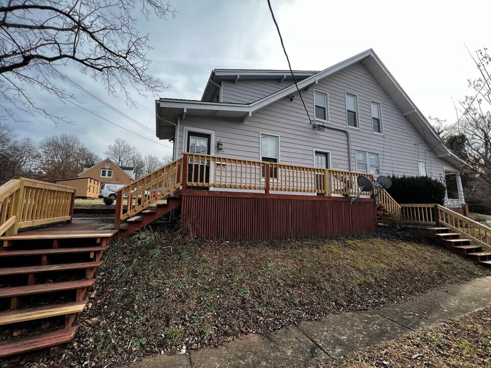 600 E 2nd St in Farmville, VA - Building Photo