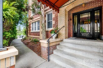 203 6th Ave W in Hendersonville, NC - Building Photo - Building Photo