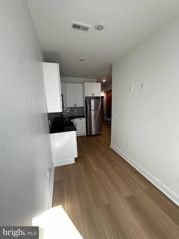 property at 1229 W Somerset St