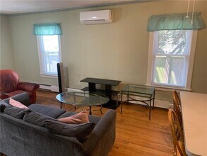 16 Grafton St in Newport, RI - Building Photo - Building Photo