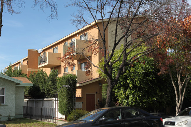 1061 Molino Ave in Long Beach, CA - Foto de edificio - Building Photo