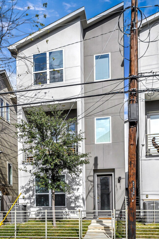 3105 Gillespie St in Houston, TX - Foto de edificio - Building Photo