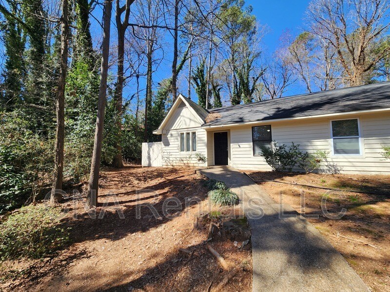 1459 N Diane Ct in Smyrna, GA - Building Photo