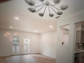 4851 Cedar Springs Rd, Unit 175 in Dallas, TX - Foto de edificio - Building Photo