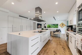 79 Shore Dr W in Miami, FL - Building Photo - Building Photo