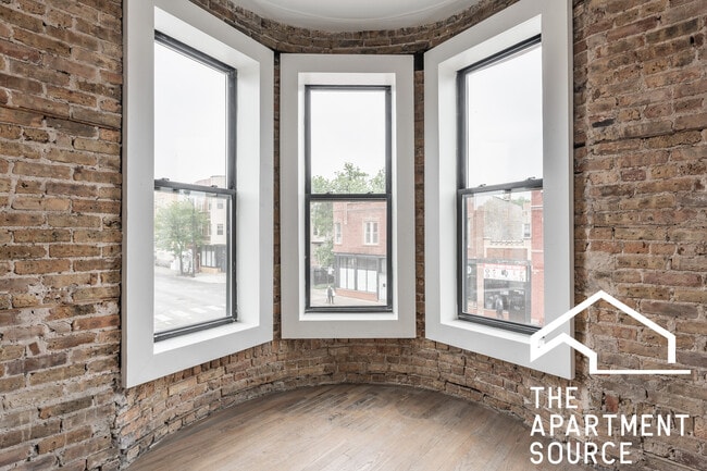 3237 W Armitage Ave in Chicago, IL - Building Photo - Building Photo