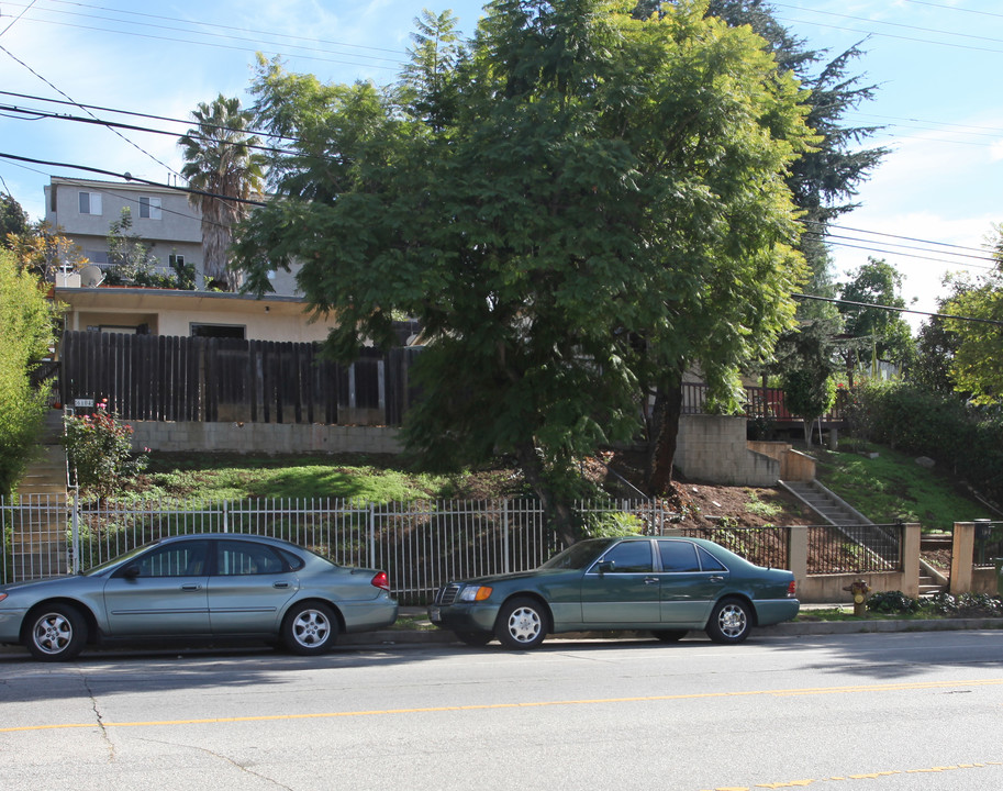 6108 Monterey Rd in Los Angeles, CA - Foto de edificio