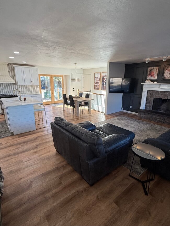 property at 7923 S Carr Ct