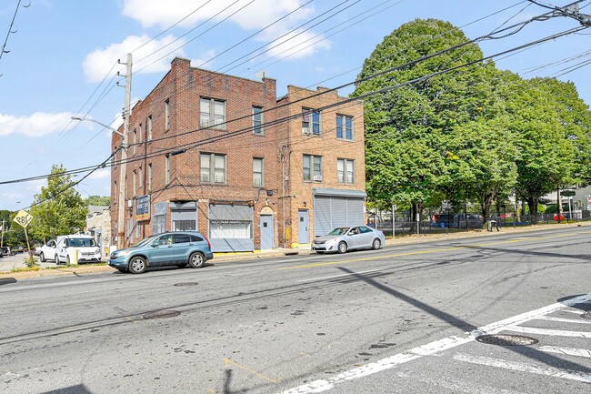 33-35 Tuckahoe Rd in Yonkers, NY - Building Photo - Building Photo