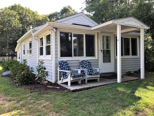 property at 11 W View Ln