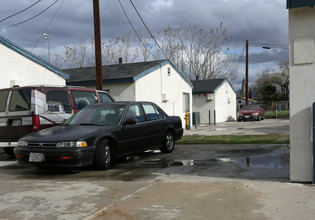 150-158 E Julia St in San Bernardino, CA - Building Photo - Building Photo