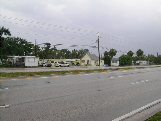 Bell's Mobil Home Park in Jupiter, FL - Foto de edificio - Building Photo