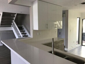 3945 Adra Ave in Doral, FL - Building Photo - Building Photo