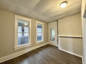 811 17th St SW in Birmingham, AL - Foto de edificio - Building Photo