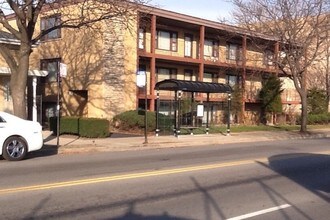 5454 S Laramie Ave in Chicago, IL - Building Photo - Building Photo
