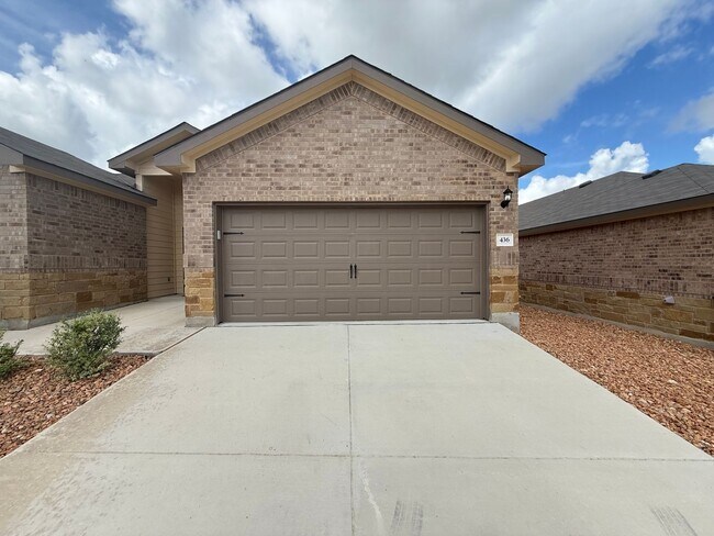 436-438 Emma Dr