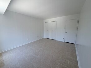 3100 S Manchester St, Unit 603 in Falls Church, VA - Building Photo - Building Photo