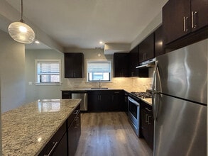 1143 Maple, Unit 1143-2 in Evanston, IL - Foto de edificio - Building Photo