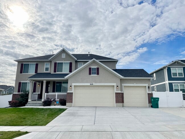 3859 W Young Lucerne Cir in Riverton, UT - Building Photo - Building Photo