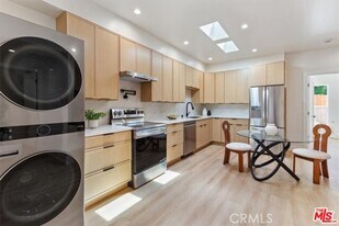 22450 Dolorosa St in Los Angeles, CA - Building Photo