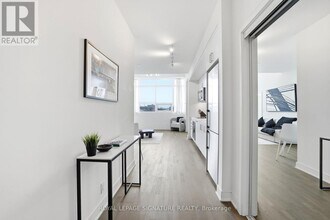 1575 Lakeshore Rd W in Mississauga, ON - Building Photo - Building Photo