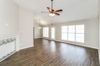 5818 Carter Dr in Southaven, MS - Foto de edificio - Building Photo