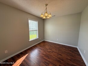 142 Forest Bluff Dr in Jacksonville, NC - Building Photo - Building Photo