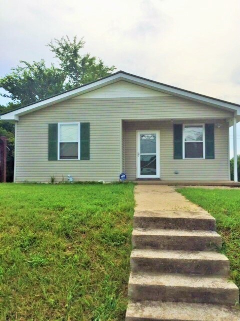 906 Martin St in Clarksville, TN - Building Photo
