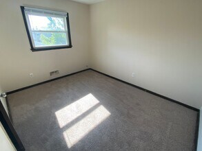 5952 N 84th St in Milwaukee, WI - Building Photo - Building Photo